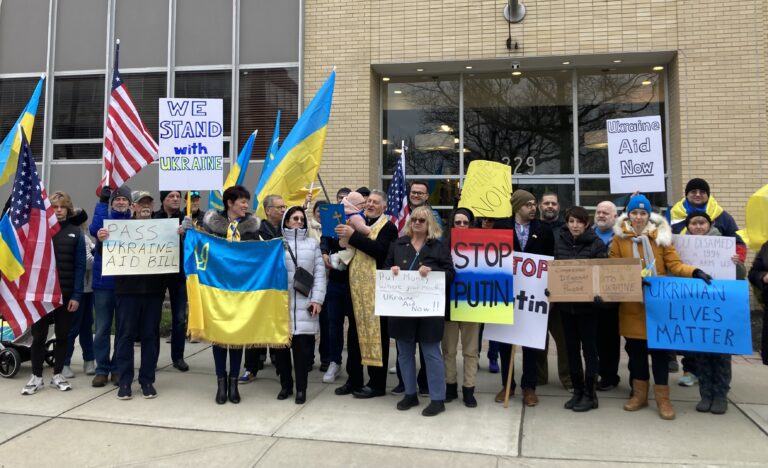 Ukraine supporters speak of loved ones at war during Garden City protest